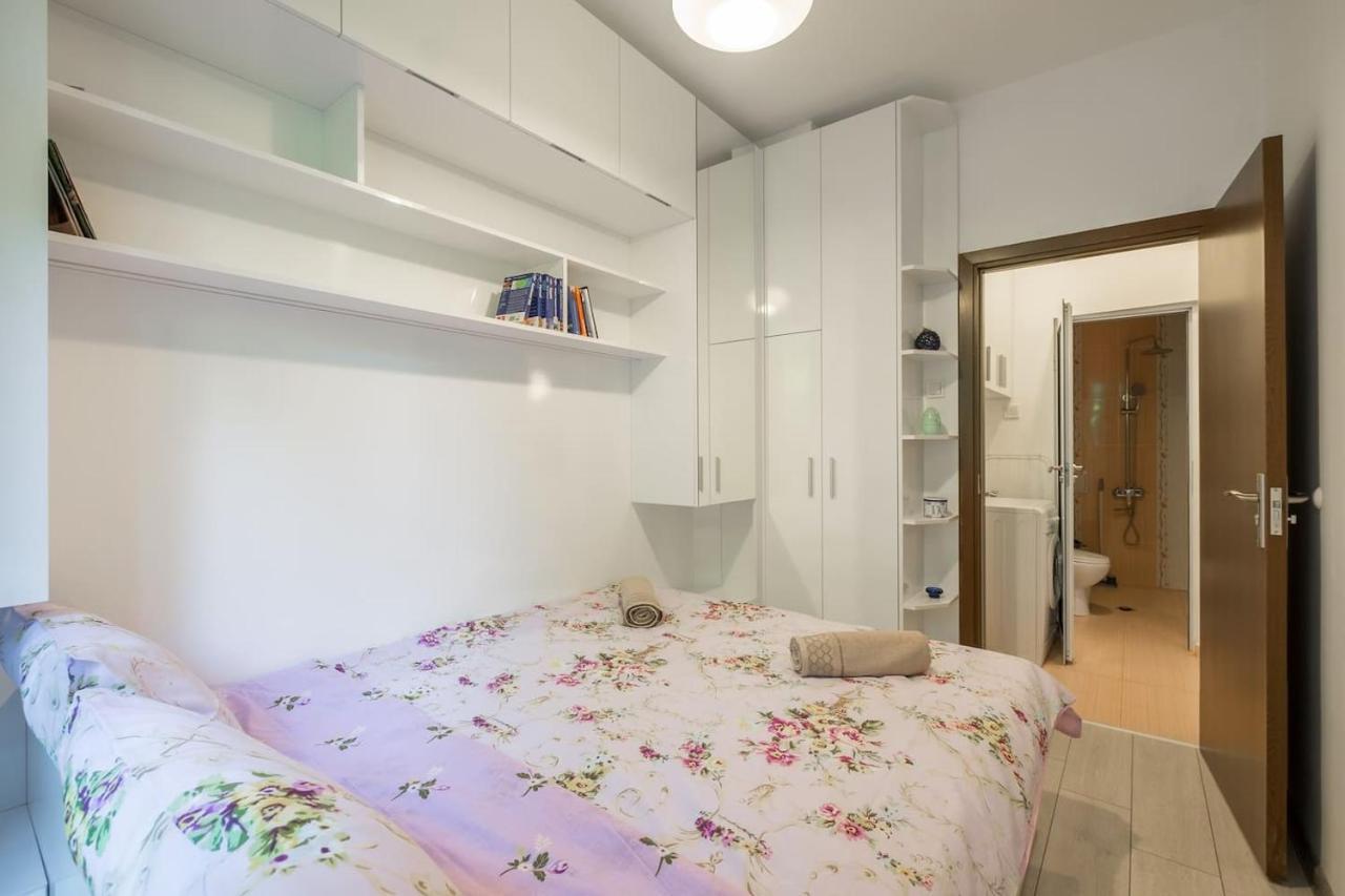 Your Perfect Place To Stay On Vitosha Str Apt Sofia Esterno foto