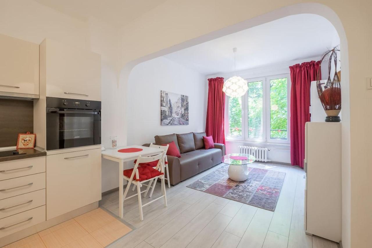Your Perfect Place To Stay On Vitosha Str Apt Sofia Esterno foto
