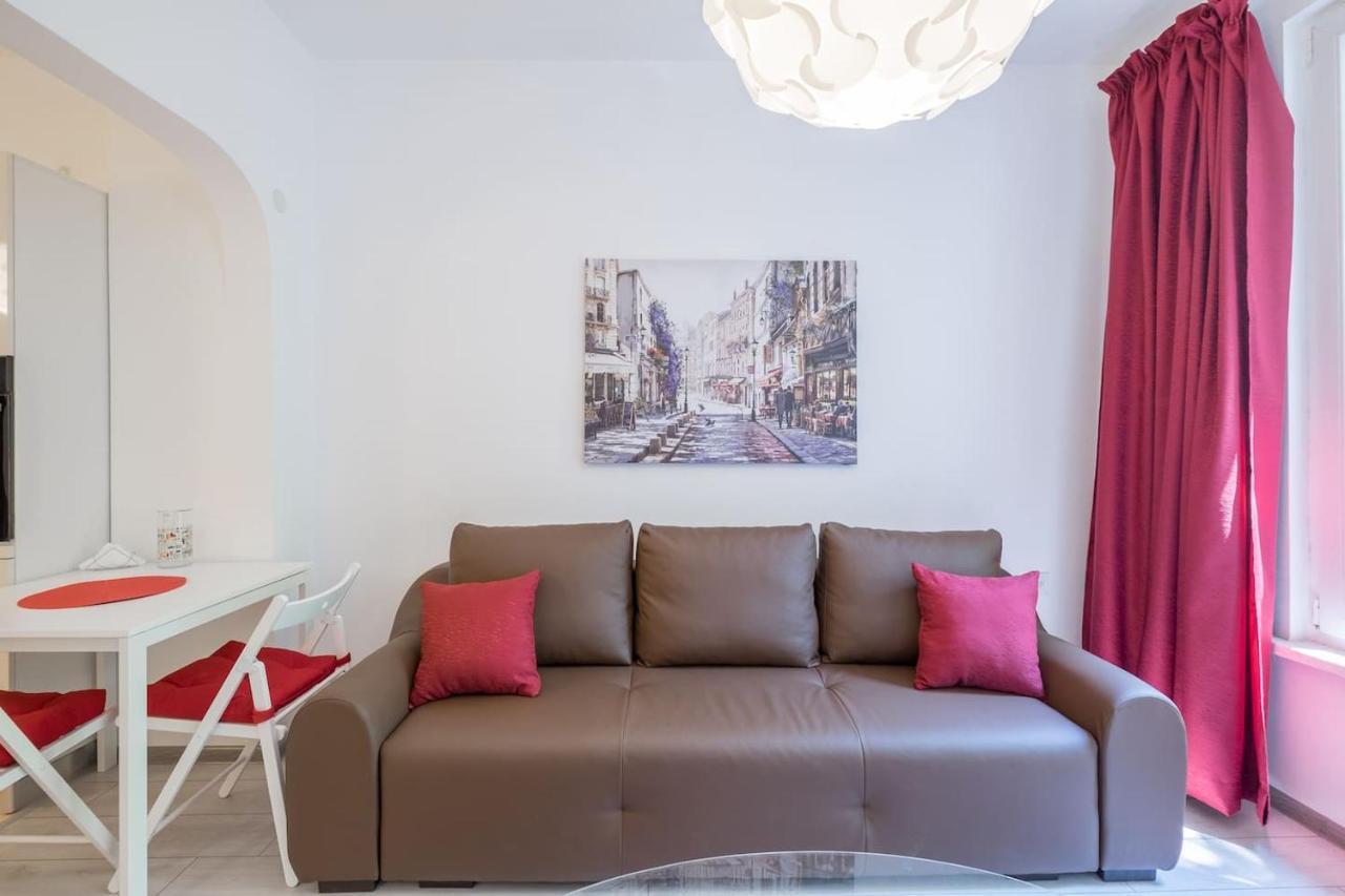 Your Perfect Place To Stay On Vitosha Str Apt Sofia Esterno foto
