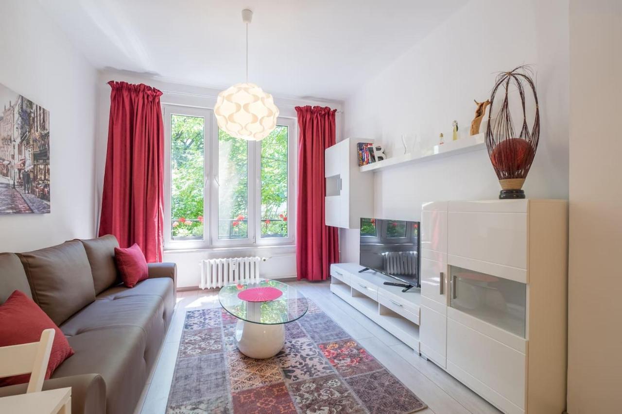Your Perfect Place To Stay On Vitosha Str Apt Sofia Esterno foto