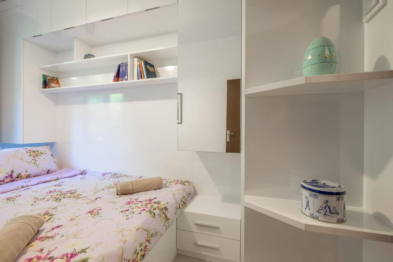 Your Perfect Place To Stay On Vitosha Str Apt Sofia Esterno foto